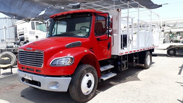 FREIGHTLINER M2 106 2012 DRCX45