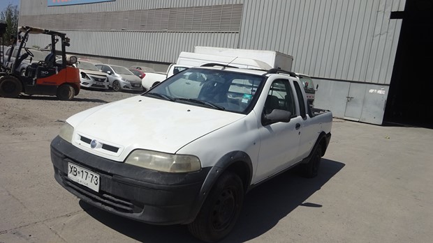 FIAT STRADA PICK UP 1.7 2003 XB1773