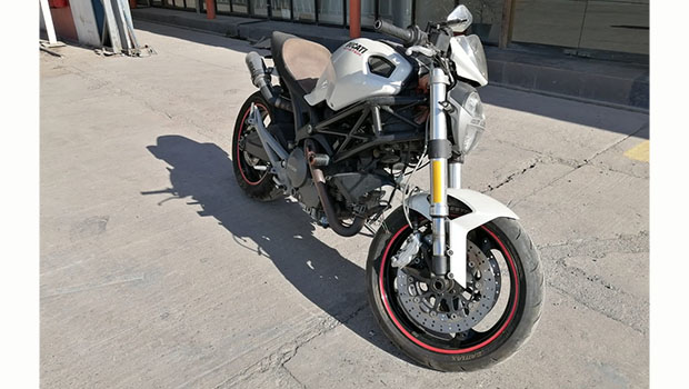 DUCATI MONSTER 696CC 2011 YL0196