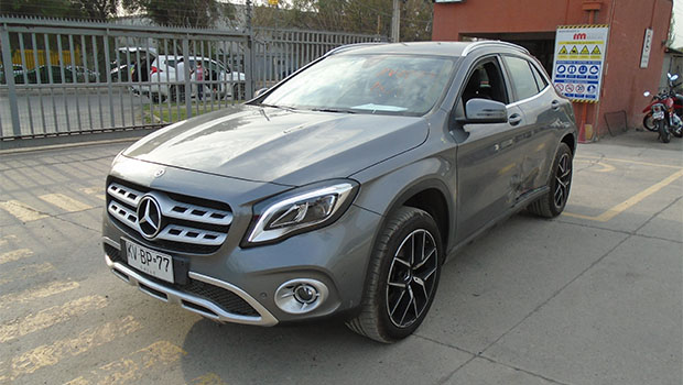 MERCEDES BENZ GLA 200 2019 KVBP77