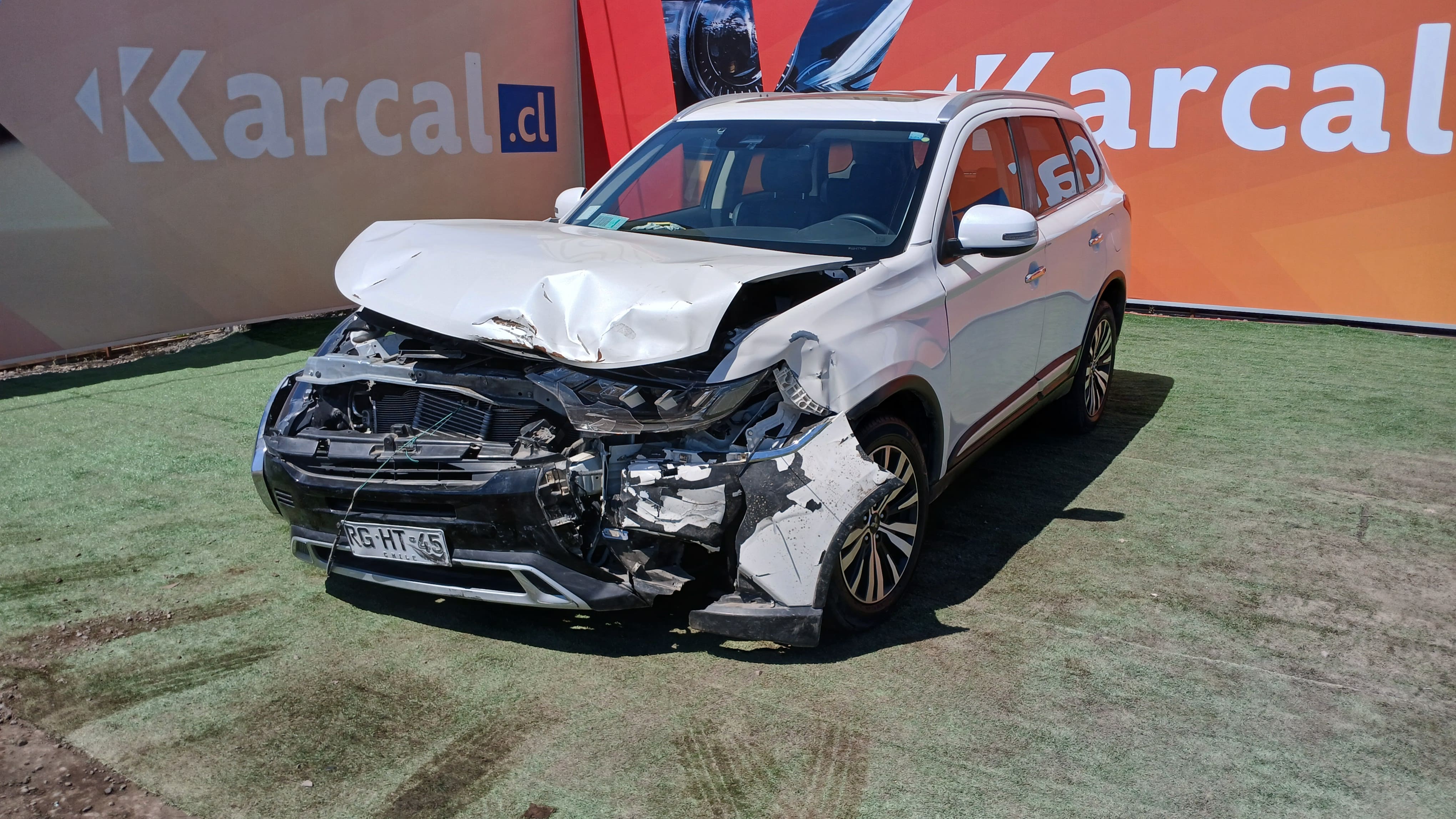 MITSUBISHI OUTLANDER 4X4 2.4 AUT 2021 RGHT45