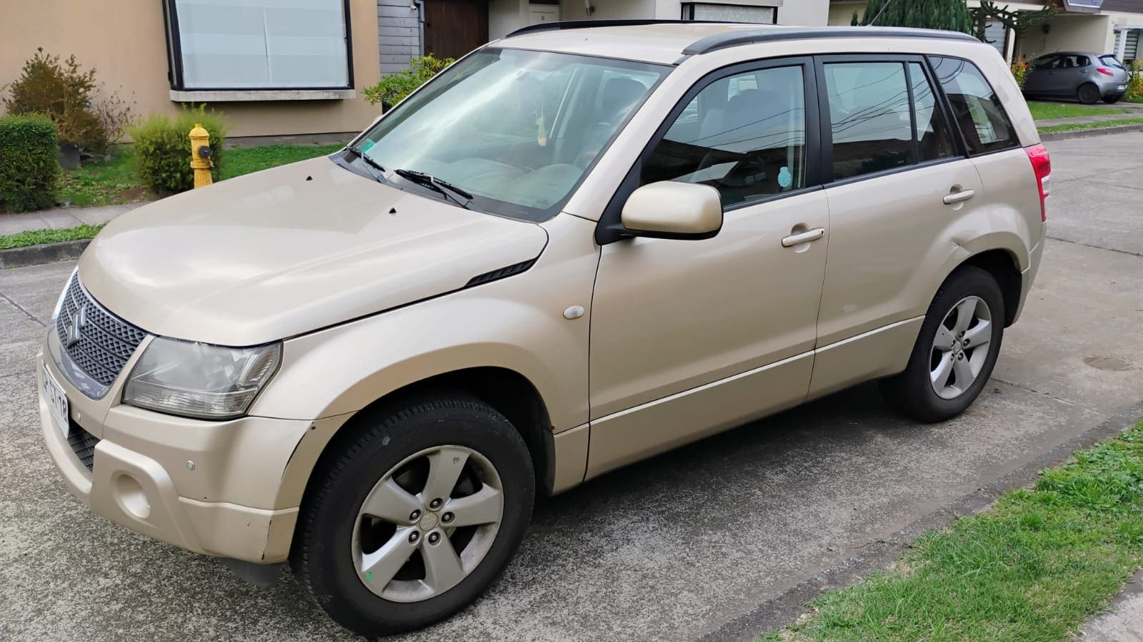 SUZUKI GRAND NOMADE GLX SPORT 2.4 AT 2011 CPST18