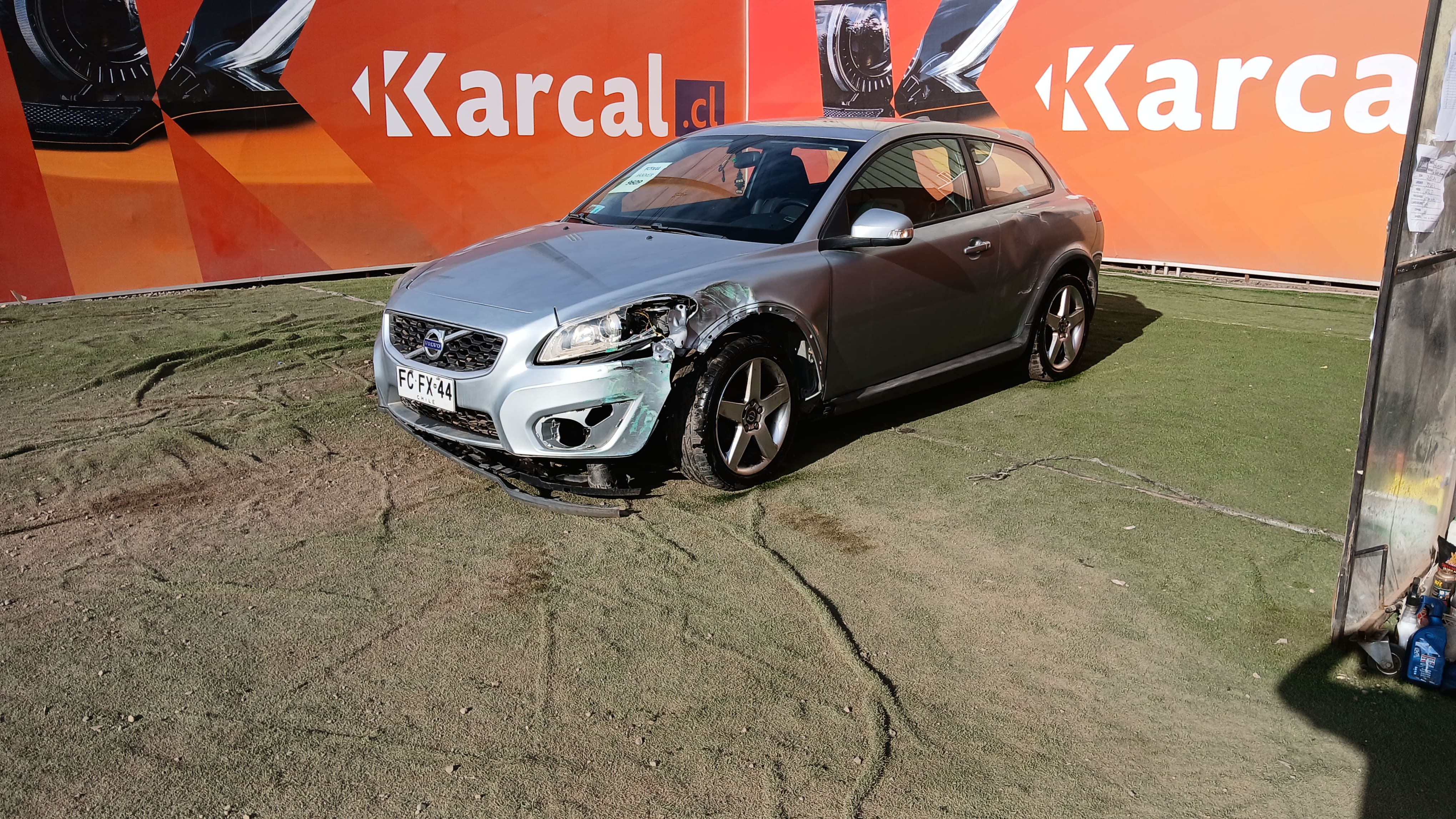 VOLVO C30 2.0 AUT 2012 FCFX44