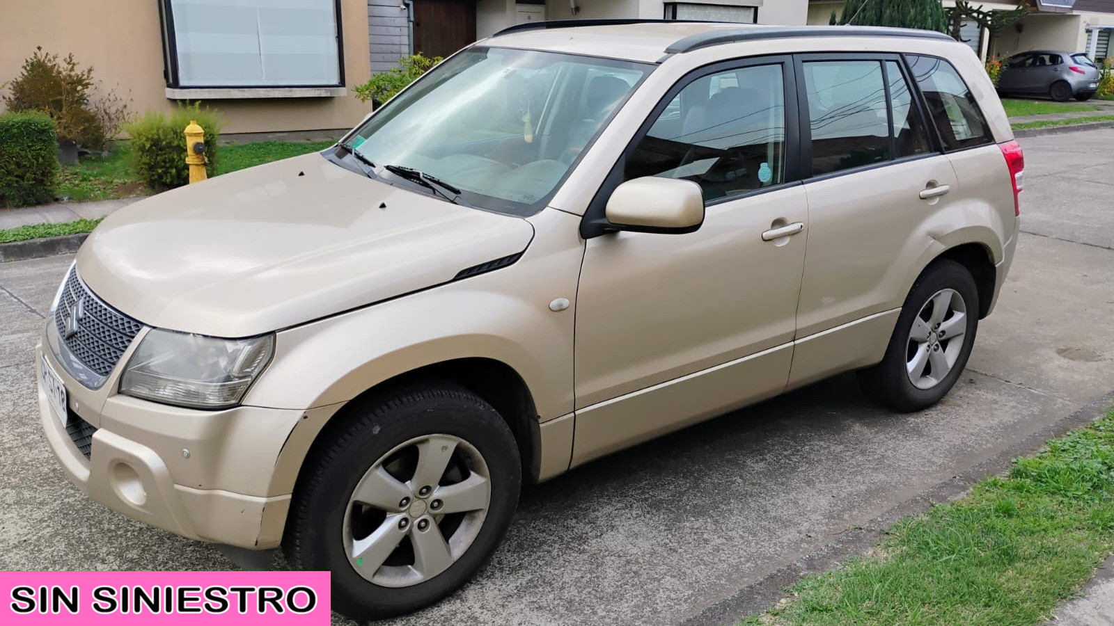 SUZUKI GRAND NOMADE GLX SPORT 2.4 AT 2011 CPST18