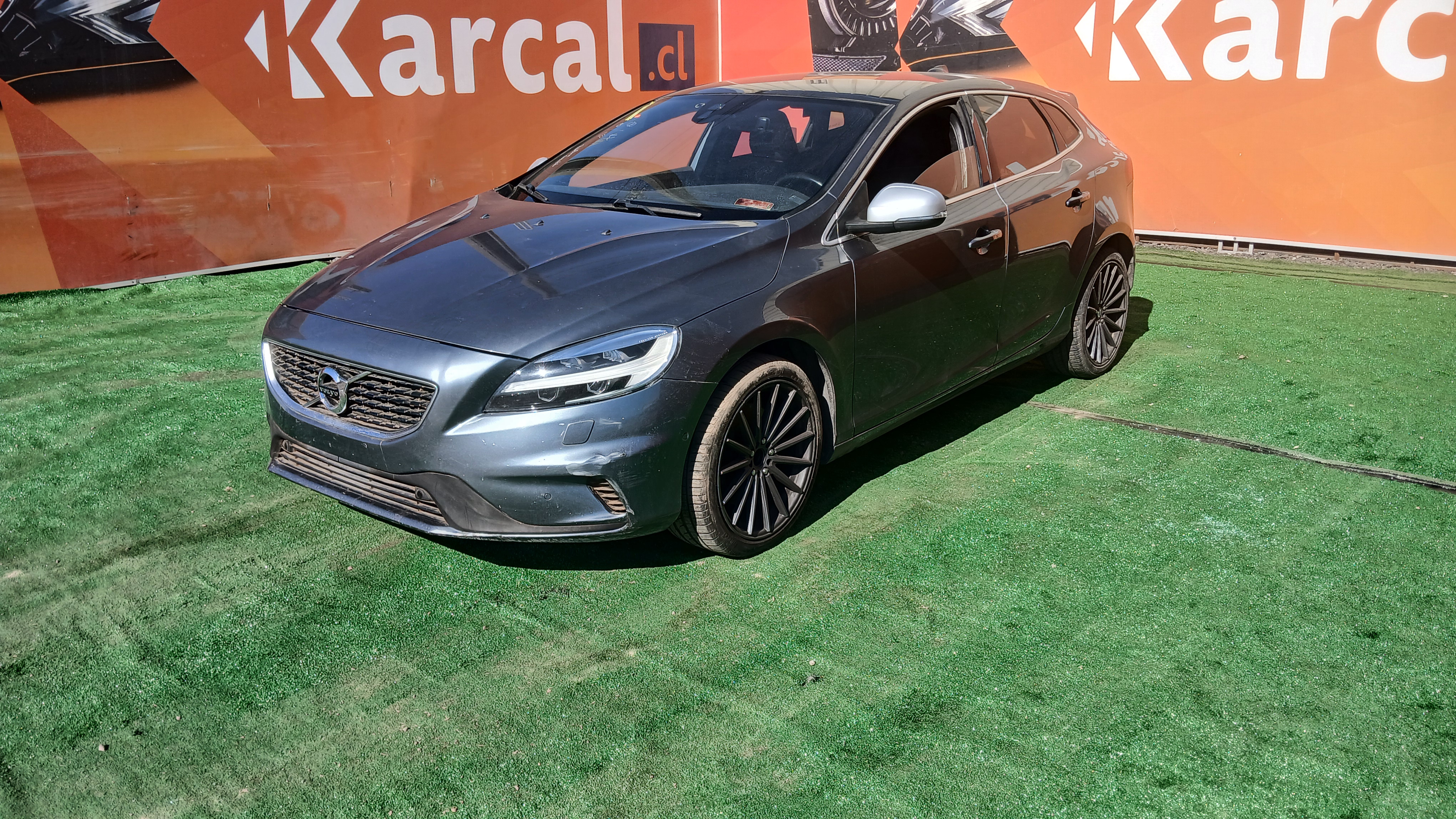 VOLVO V 40 2.0 AUT 2017 JVLL45